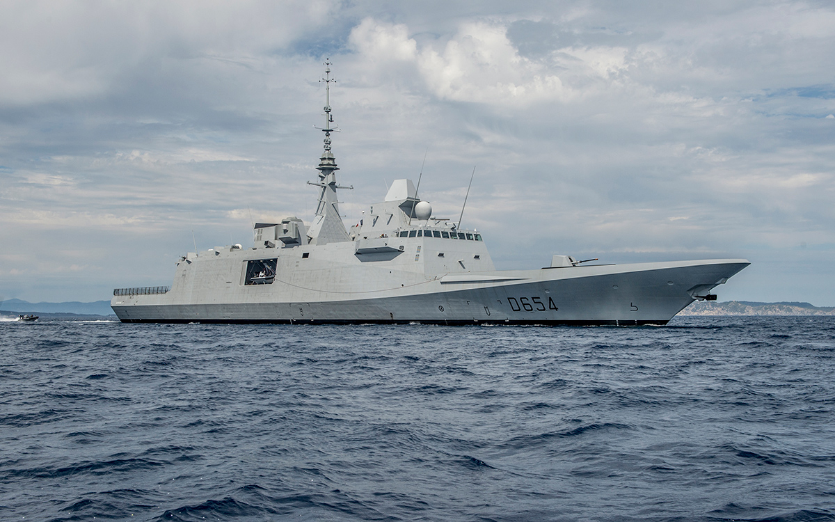 Черноморский флот приступил к слежению за французским фрегатом «Овернь»
