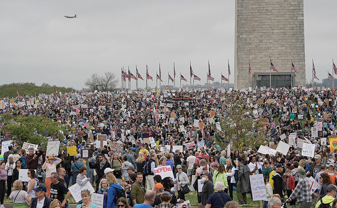 Ken Cedeno / Reuters