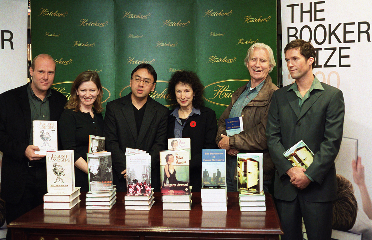 Кадзуо Исигуро&nbsp;среди других авторов, вошедших в шорт-лист&nbsp;Букеровской&nbsp;премии. 2000