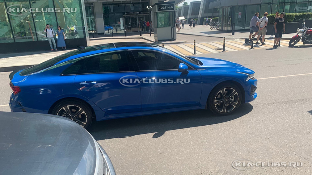 В России сфотографировали новую Kia Optima