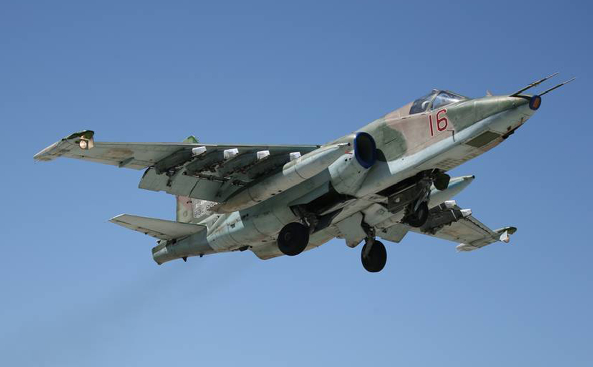 Штурмовик Су-25 ВКС России потерпел аварию из-за ошибки пилотирования — РБК
