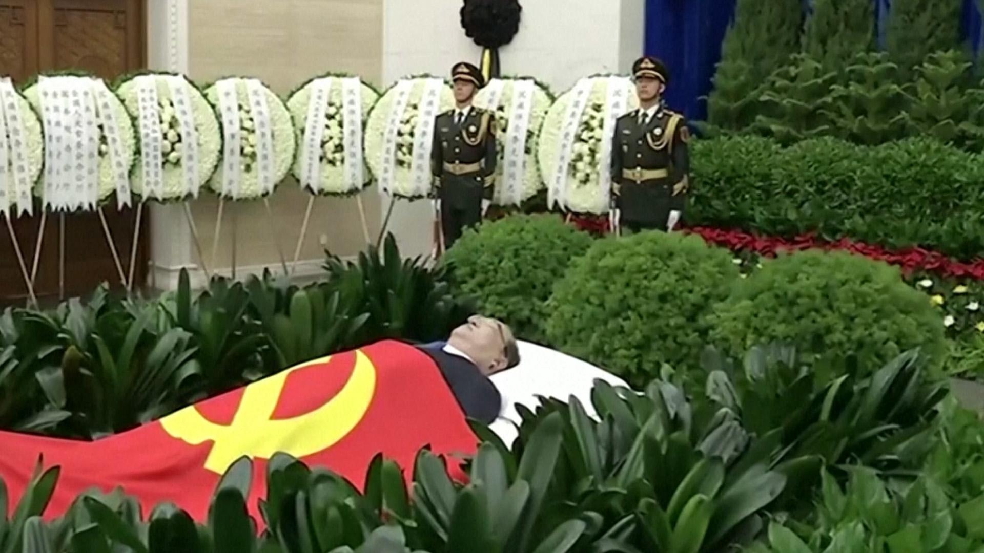 В Пекине кремировали тело экс-премьера Госсовета КНР Ли Кэцяна