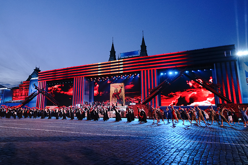 Праздничный концерт, посвященный 70-летию Победы, на Красной площади в Москве.