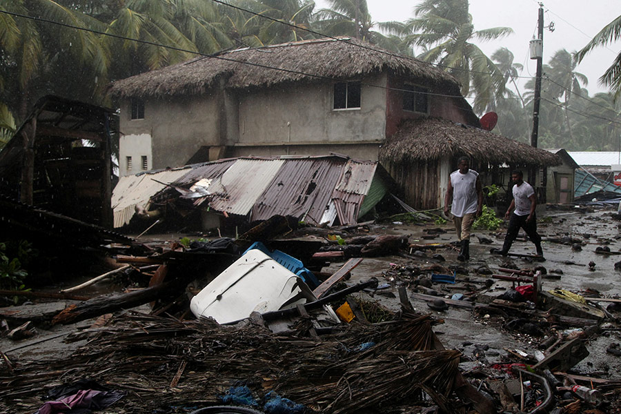 От урагана пострадали Антигуа и Барбуда. Около половины из 1800 жителей Барбуды оказались без крыши над головой.​
