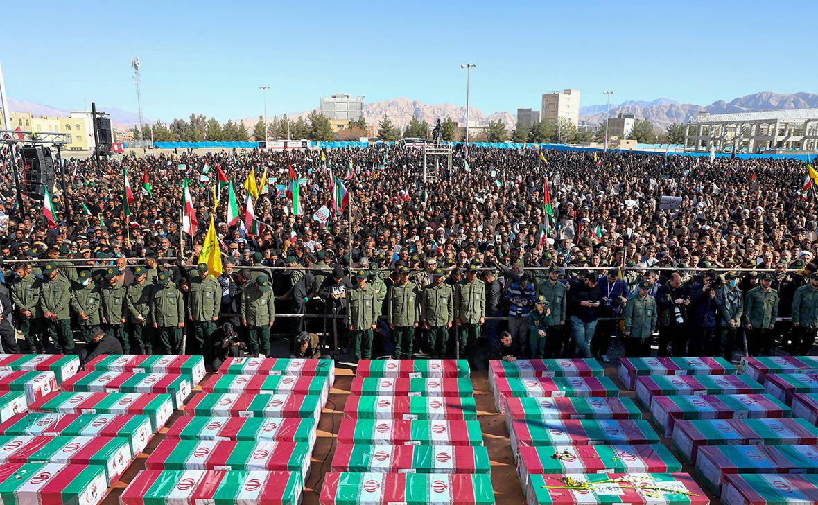 Церемония&nbsp;похорон в Кермане, Иран