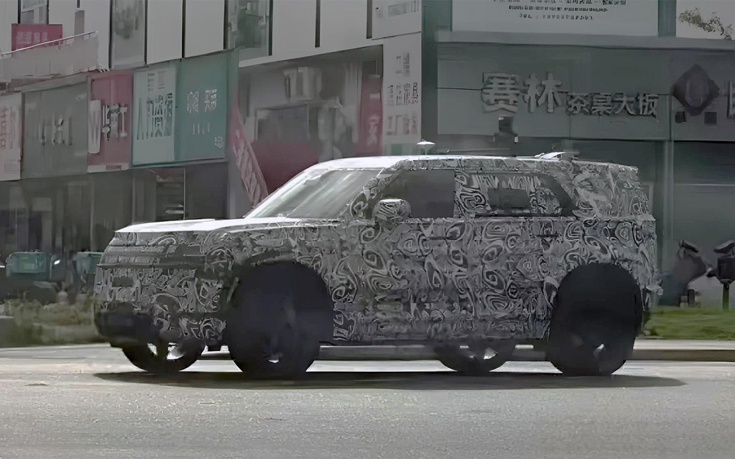 Land Rover вывел на тесты новый Freelander. Первые фото и подробности
