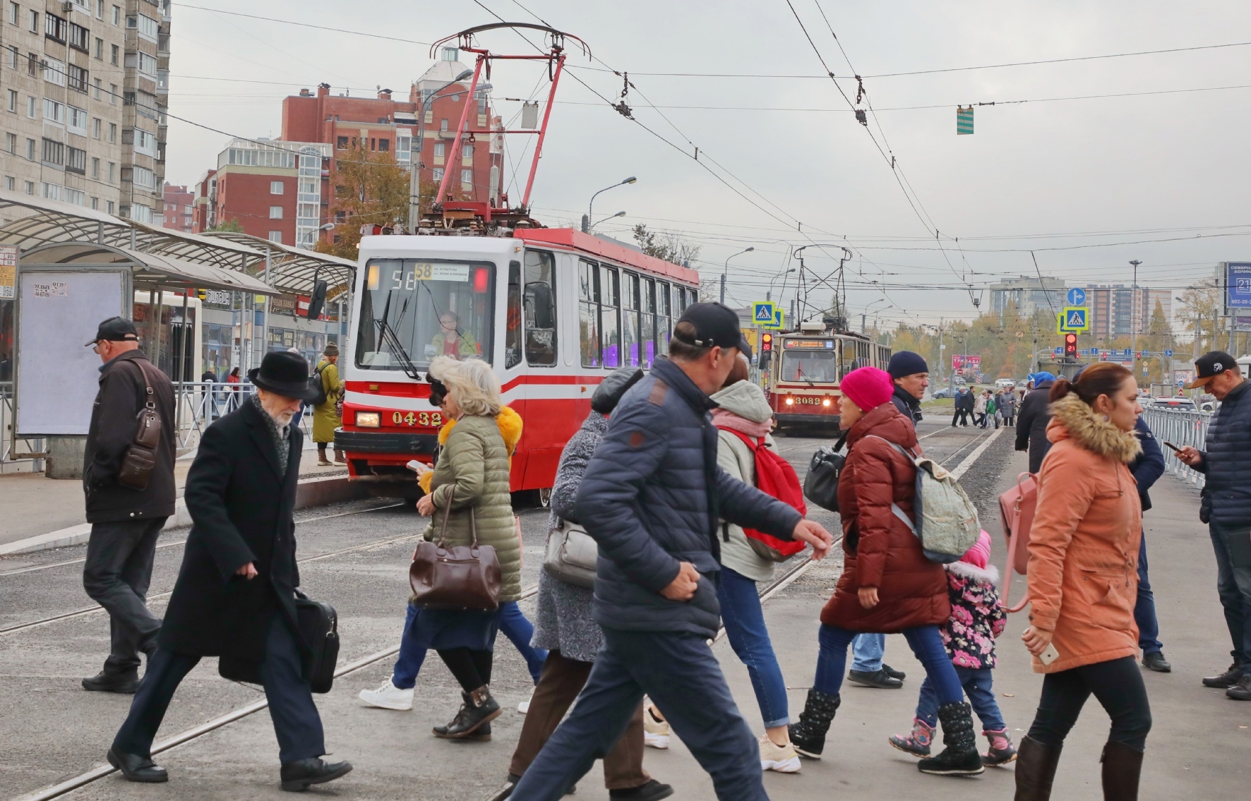 Петербуржцы ищут подработку: сколько денег им не хватает — РБК