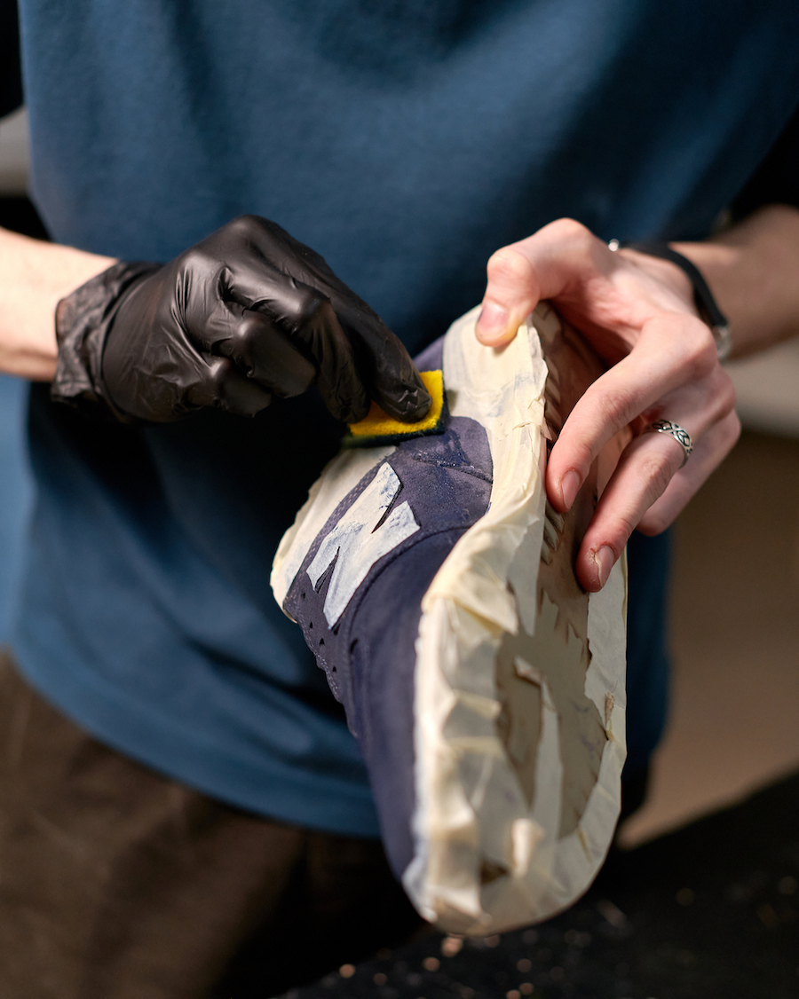 Процесс реставрации обуви