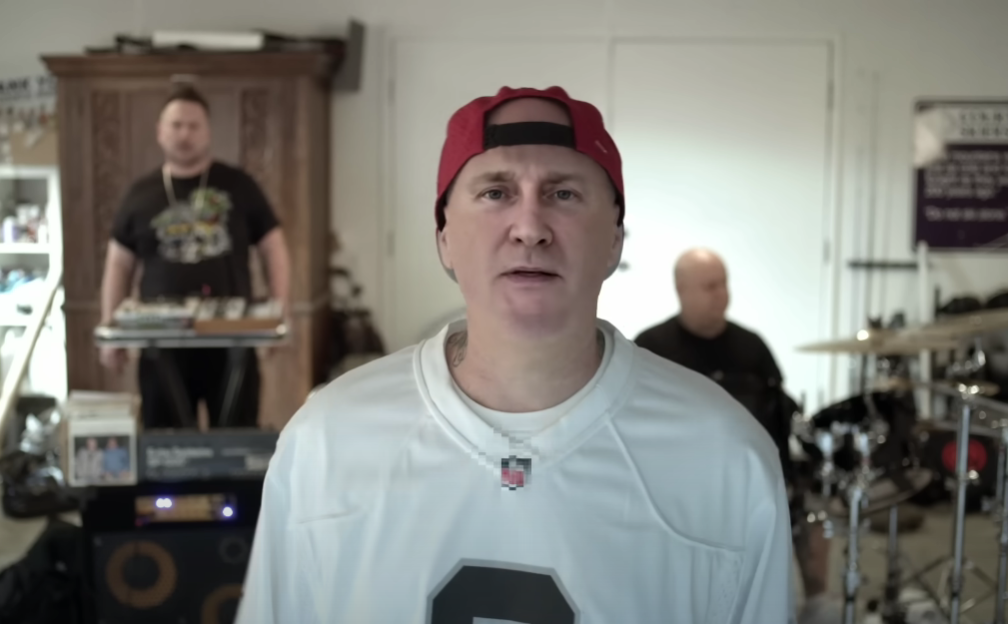 «Можем можем лучше». Limp Bizkit выпустила клип с Путиным и Байденом