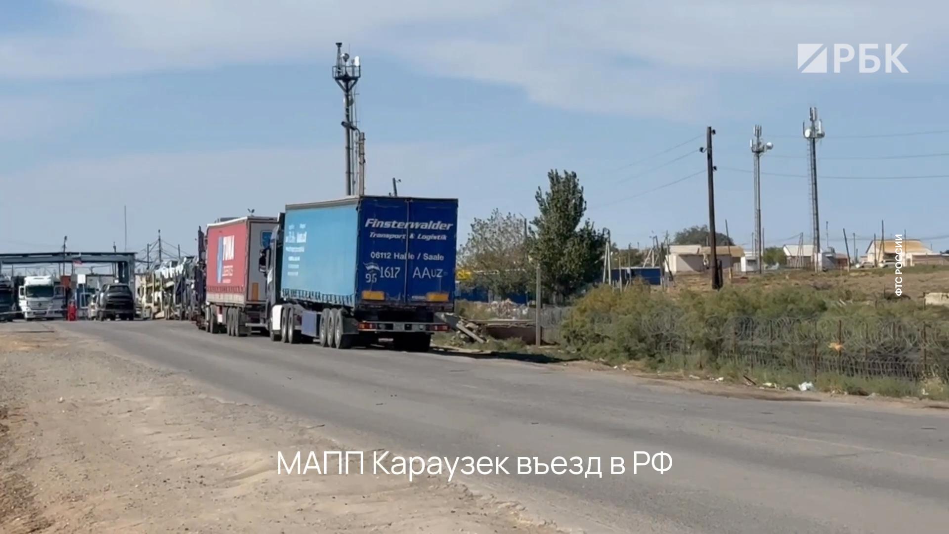 В Бангкоке под землю провалилась огромная часть улицы. Видео