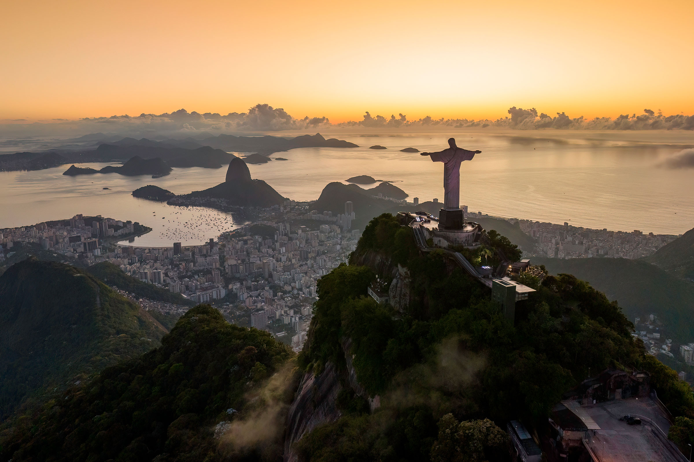 Зачем: в конце 2026 года полностью откроется Национальный музей изящных искусств после реконструкции.

Что делать: подняться на статую Христа Искупителя по новой тропе, посетить концерты на пляже Копакабана.