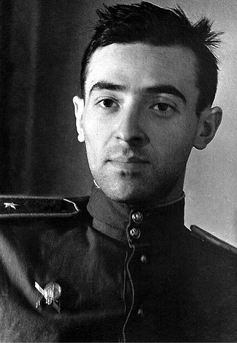 Лейтенант Красной армии Владимир Этуш, 1943 год