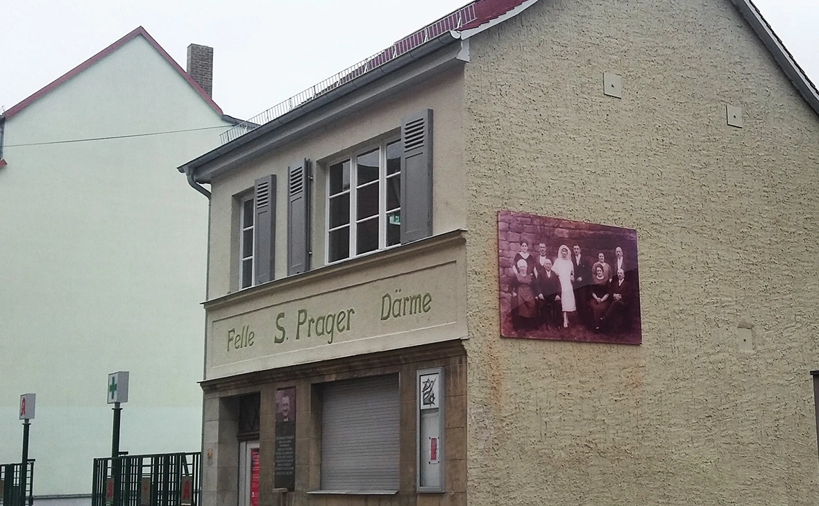 BrThomas / Wikipedia