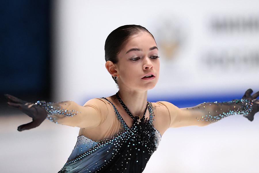 Аделия Петросян во время выступления, 2021 год