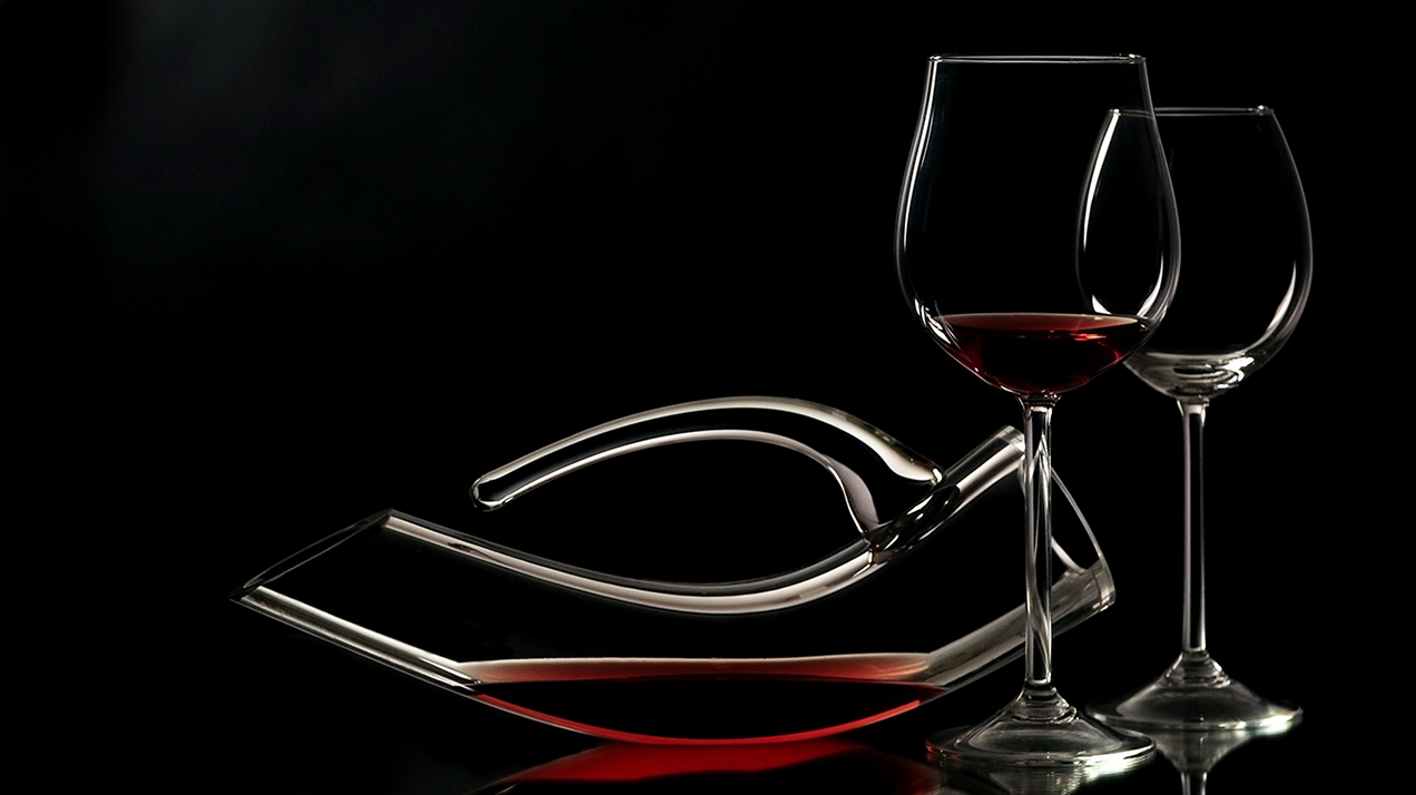 «Теплое белое» и «вино как в Италии»: какие просьбы раздражают сомелье