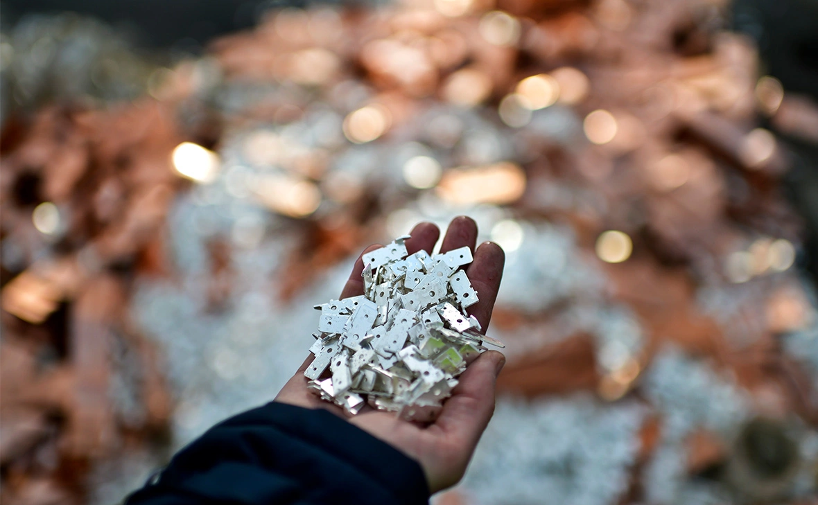 Sascha Schuermann / Getty Images