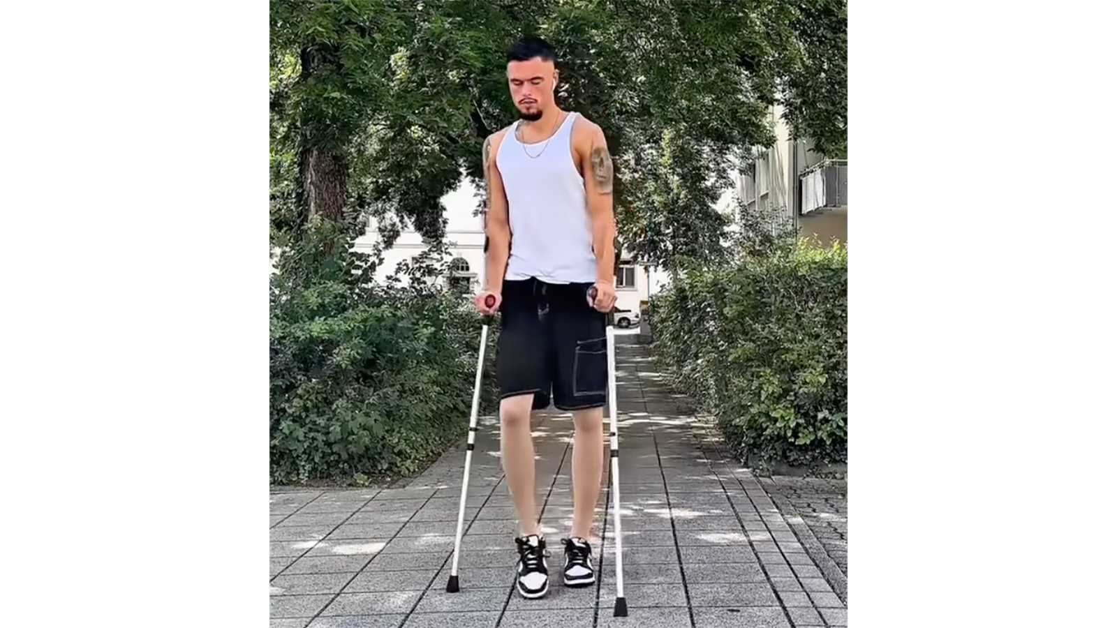 Леон Отремба
