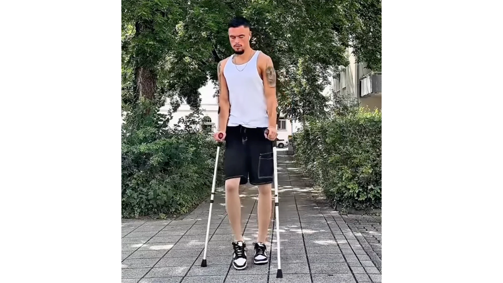 Леон Отремба