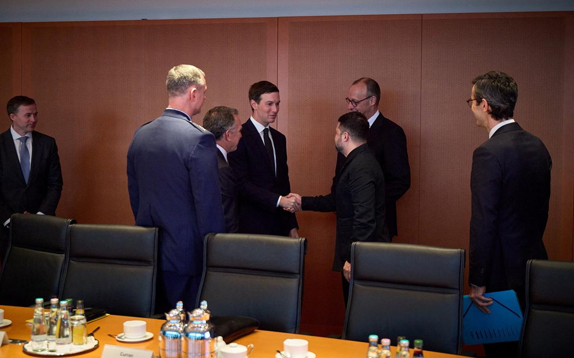 Bloomberg узнал о нескольких отказах Зеленского вывести ВСУ из Донбасса