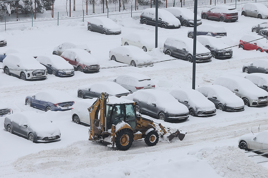 Аэропорт Шереметьево на фоне непогоды временно ограничивал прием рейсов, в связи с чем авиакомпании корректировали расписание.