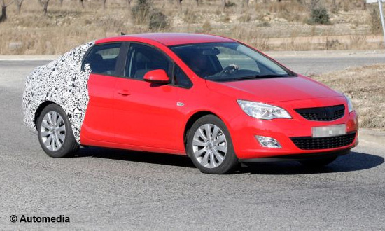 Opel Astra превращается в седан! ФОТО
