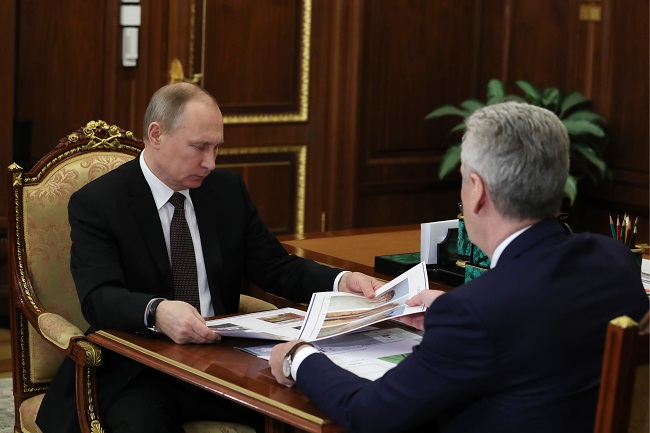 21 февраля 2017 года. Президент России Владимир Путин и мэр Москвы Сергей Собянин (слева направо) во время встречи в Кремле