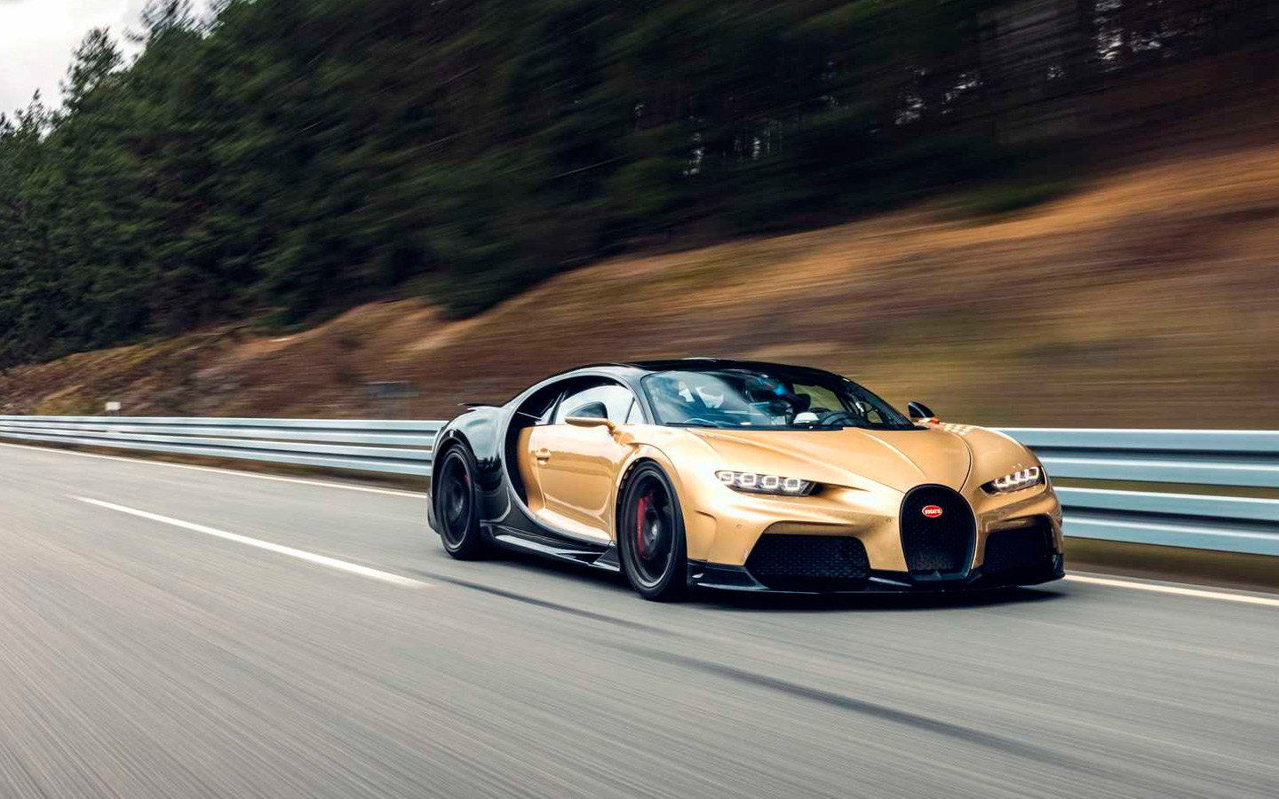 Bugatti разогнала новую версию Chiron до 440 км/ч во время тестов