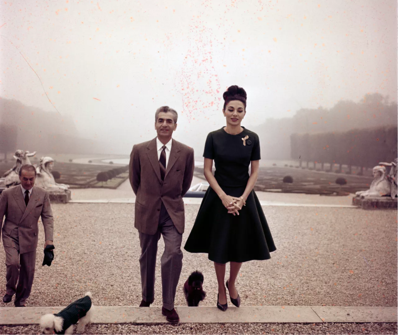 <p>Официальный визит шаха Ирана и его жены&nbsp;во Францию. Дворец&nbsp;Шам-сюр-Марн, октябрь 1961 года</p>