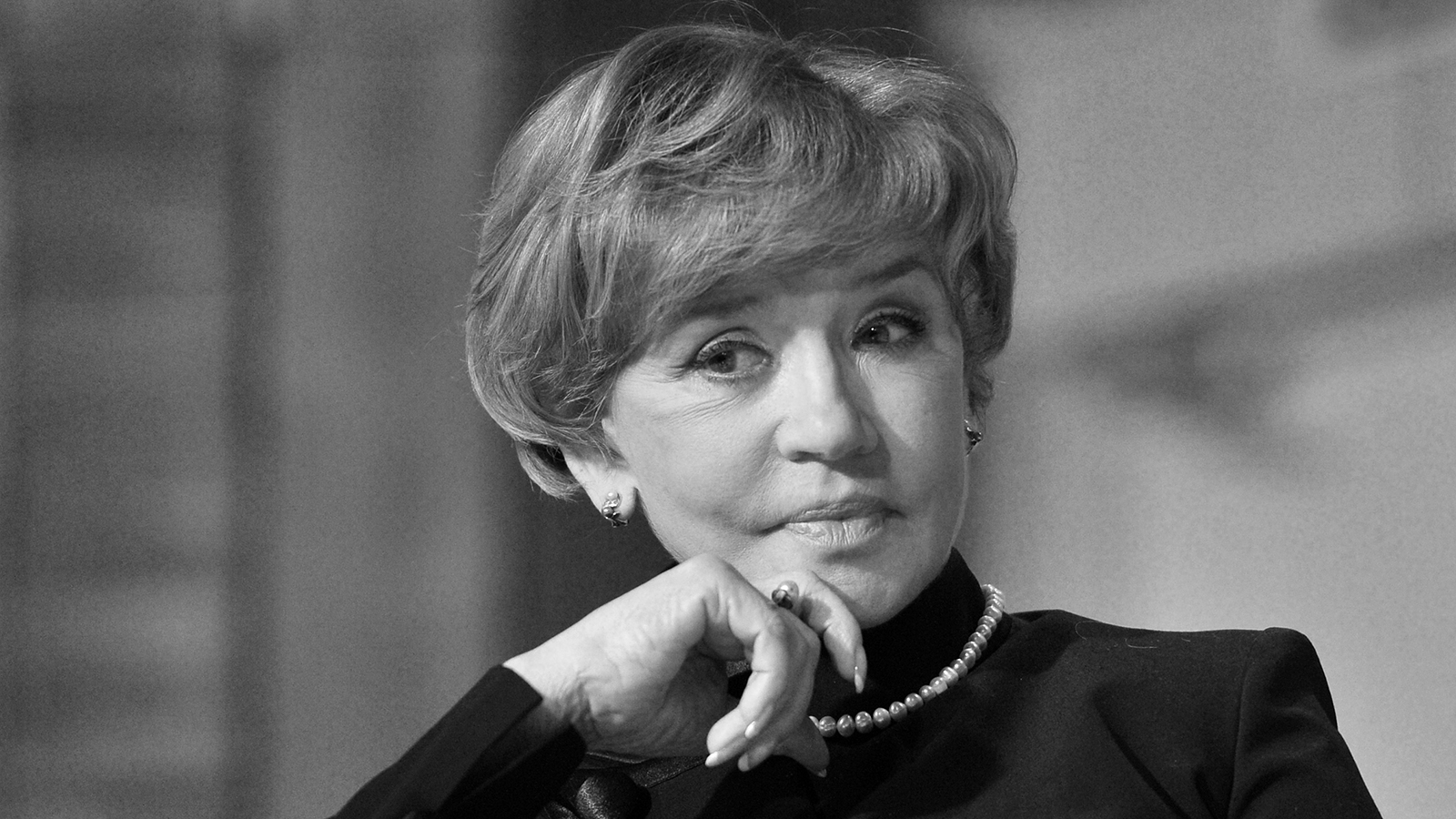 Вера Алентова