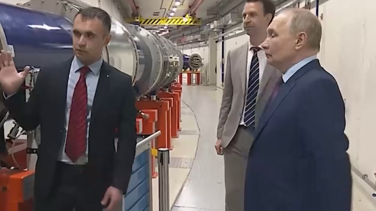 Путин дал старт пуску коллайдера NICA в Дубне