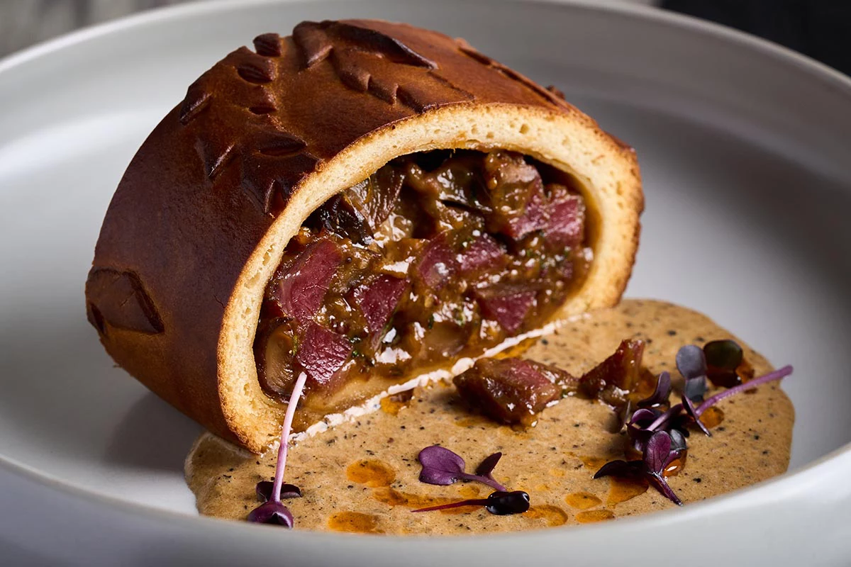 Кулебяка с пастрами