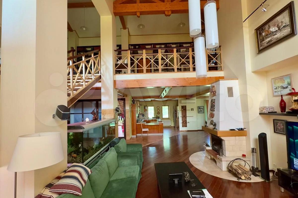 Как выглядят самые дорогие продающиеся в мегаполисах России дома