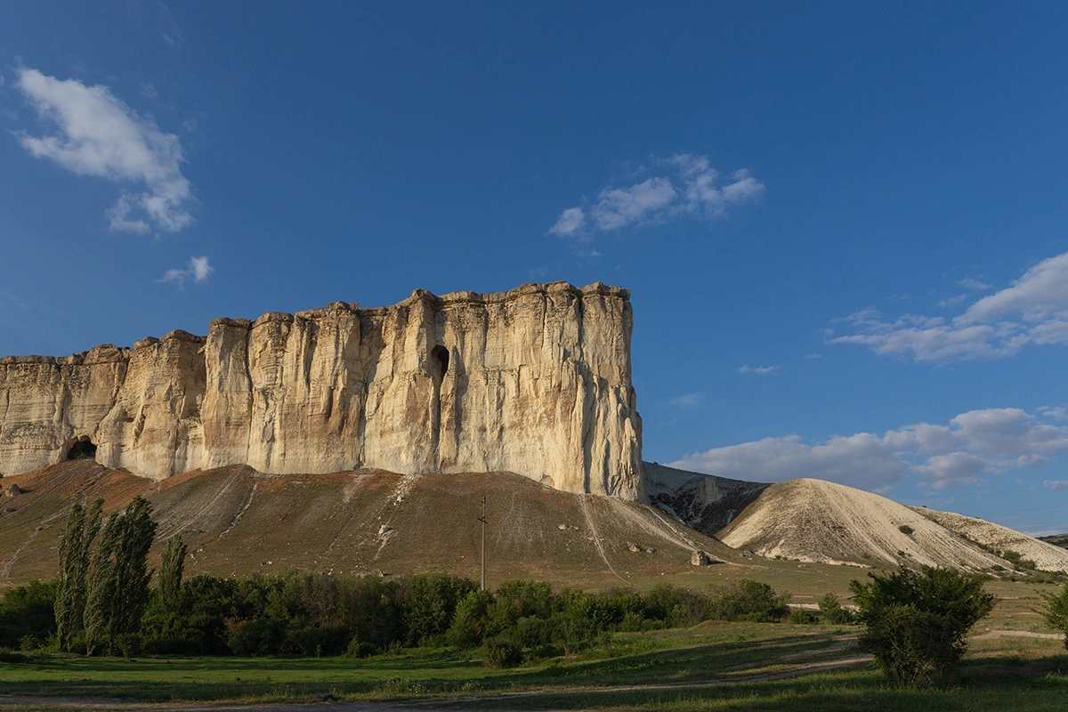 Белая скала (Ак-Кая) — гора в Крыму, расположена близ села Белая Скала (до 1948 года — Ак-Кая) Белогорского района