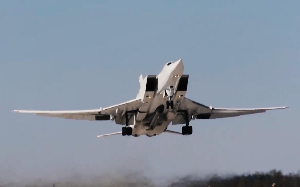 Российские бомбардировщики выполнили плановый полет над Балтийским морем