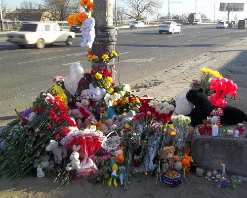 В Краснодаре почтили память погибшей в ДТП  семьи Масловых