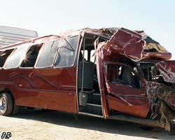 В Китае в пропасть рухнул автобус: 19 погибших