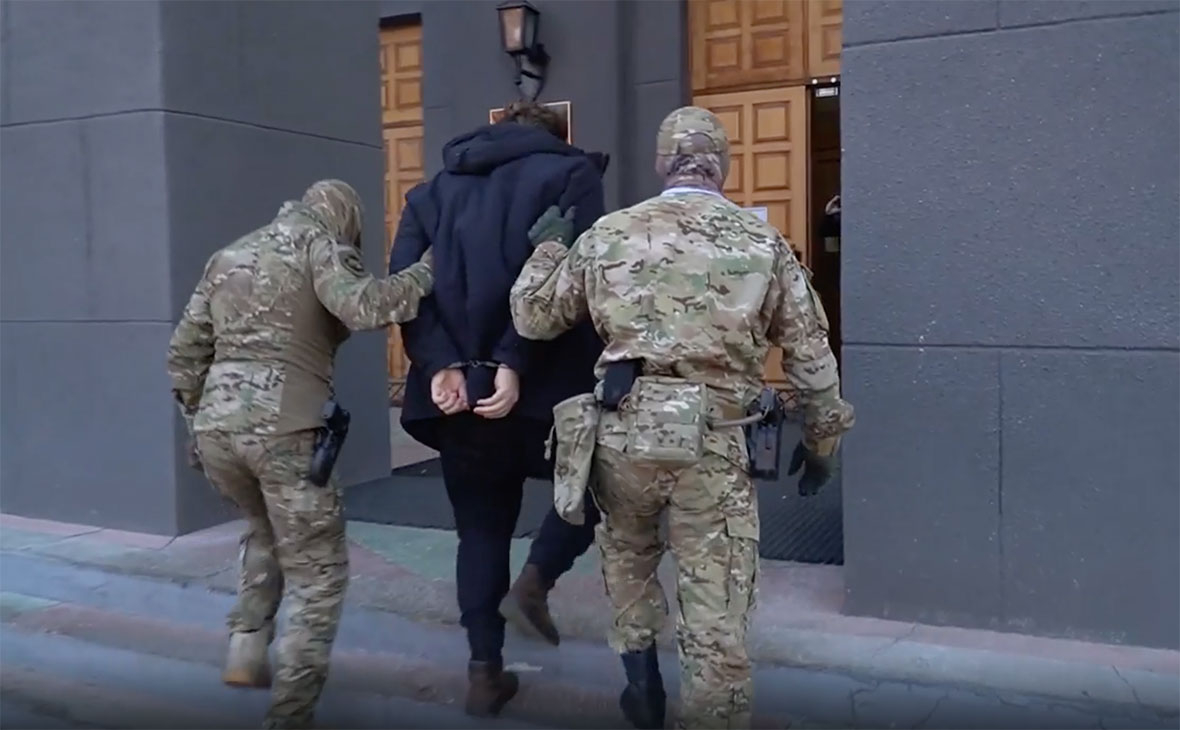 Жителя Хабаровска задержали за попытку передачи секретных данных Украине"/>













