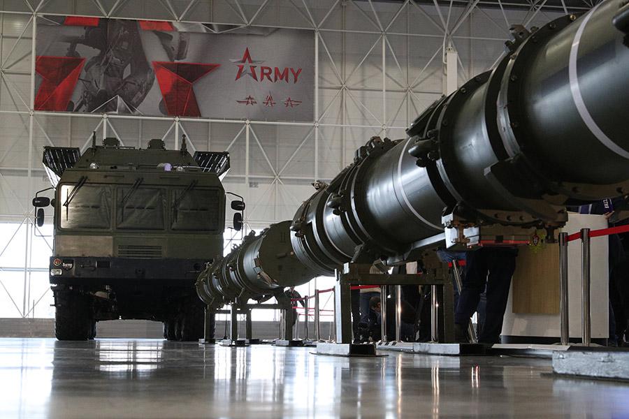 Ракетный комплекс &laquo;Искандер-М&raquo; с крылатыми ракетами 9М728 и 9М729