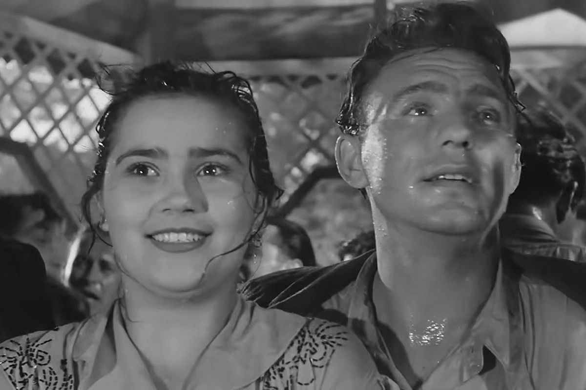 Валентина Пугачева сыграла Зину в фильме «Весна на Заречной улице», на фото она с партнером по съемкам — актером Николаем Рыбниковым