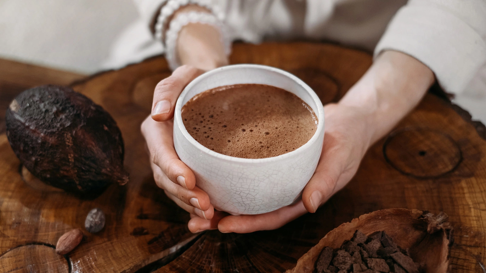 Как сварить какао на молоке, 5 самых вкусных рецептов с кофе, фруктами и зефиром