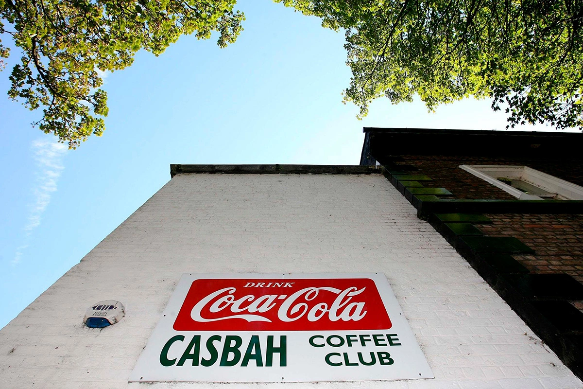 Вывеска Casbah Coffee Club