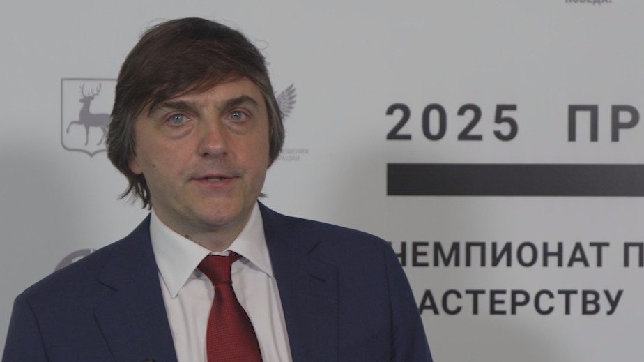 Кравцов и Чернышенко посетили сдачу ЕГЭ по русскому языку