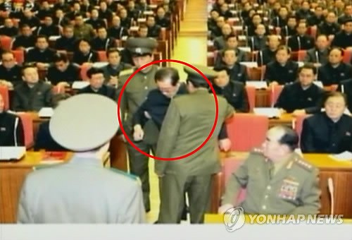 Ким Чен Ын показал арест своего дяди-наркомана по телевизору 