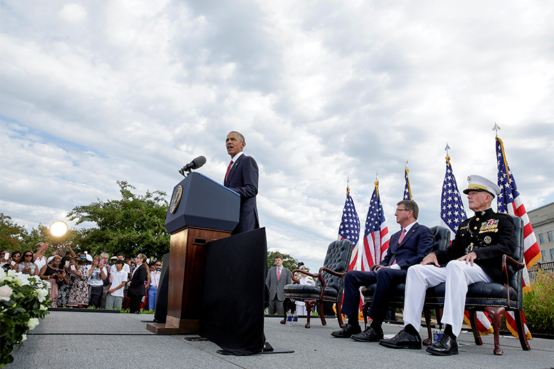 Президент США Барак Обама выступает на&nbsp;церемонии памяти жертв терактов 11 сентября. Вашингтон, США