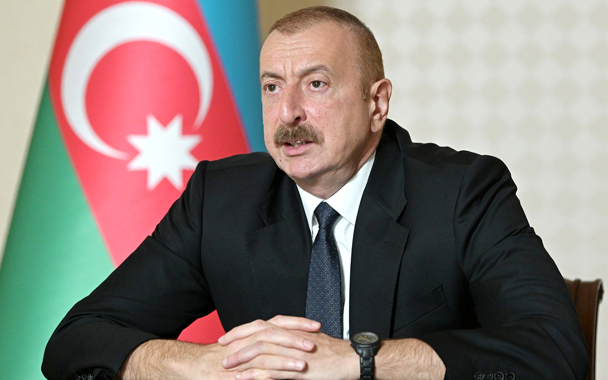 Алиев призвал Ереван перестать поднимать тему статуса Карабаха