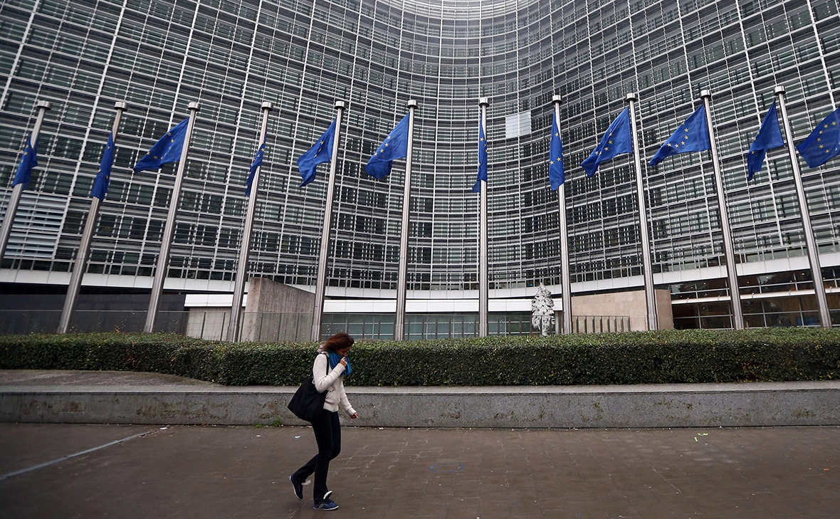 Carl Court / Getty Images