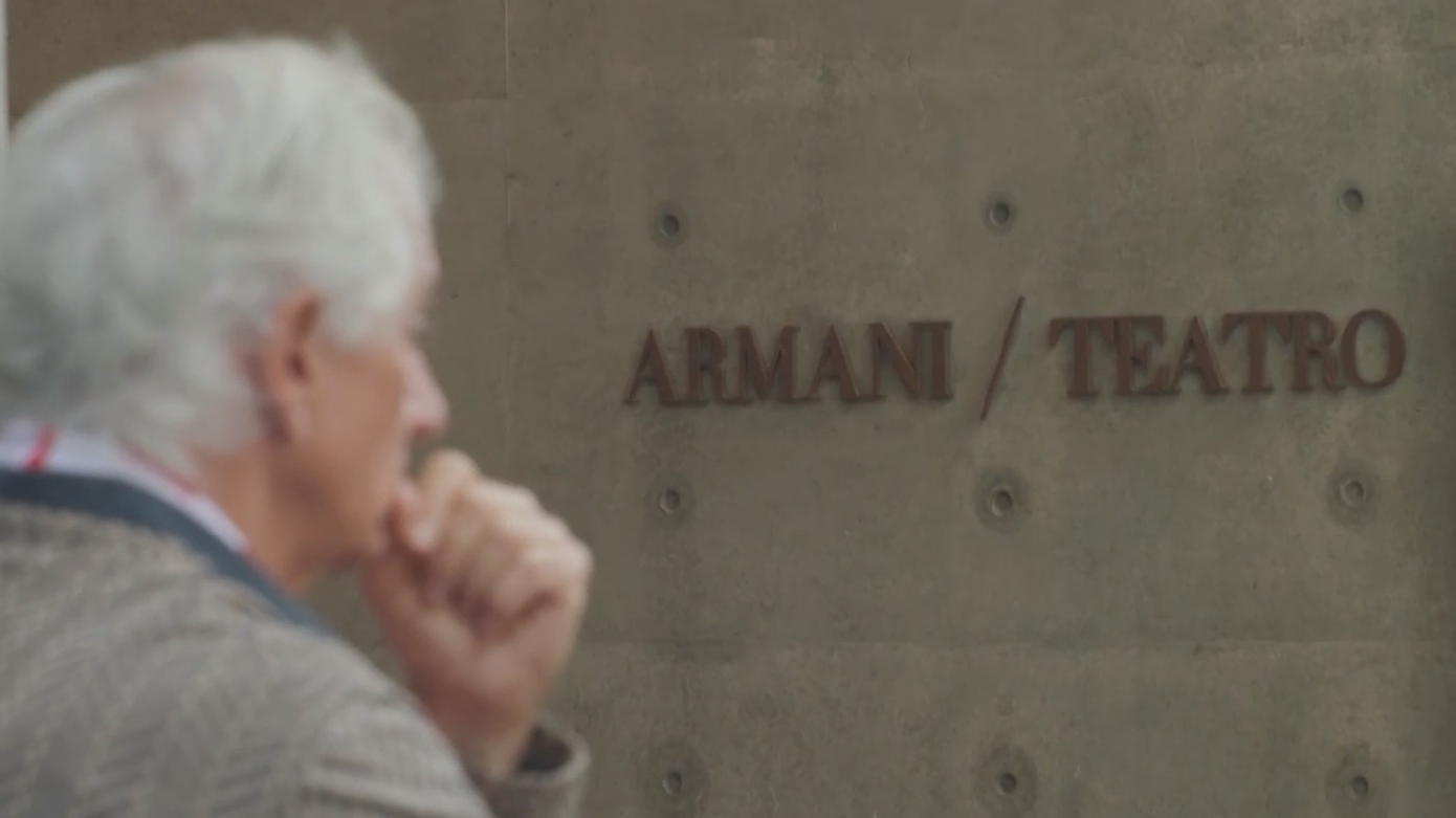 Церемония прощания с Джорджо Армани в Милане. Видео