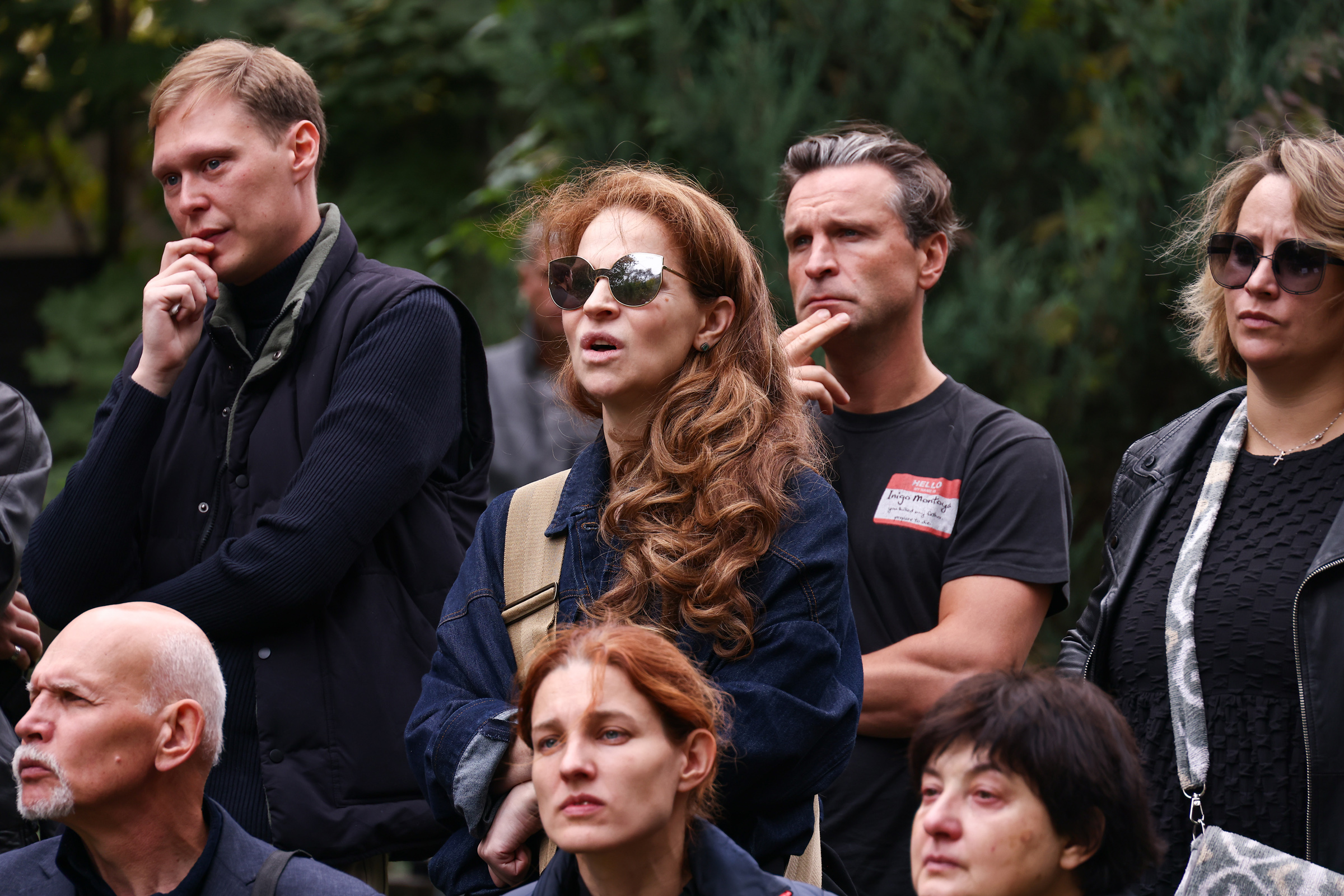 Актер Виктор Добронравов (второй справа на втором плане)