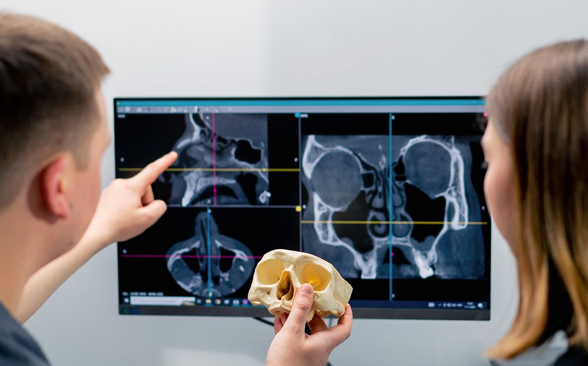 Reuters описал опасности ИИ, помогающего хирургам при операциях