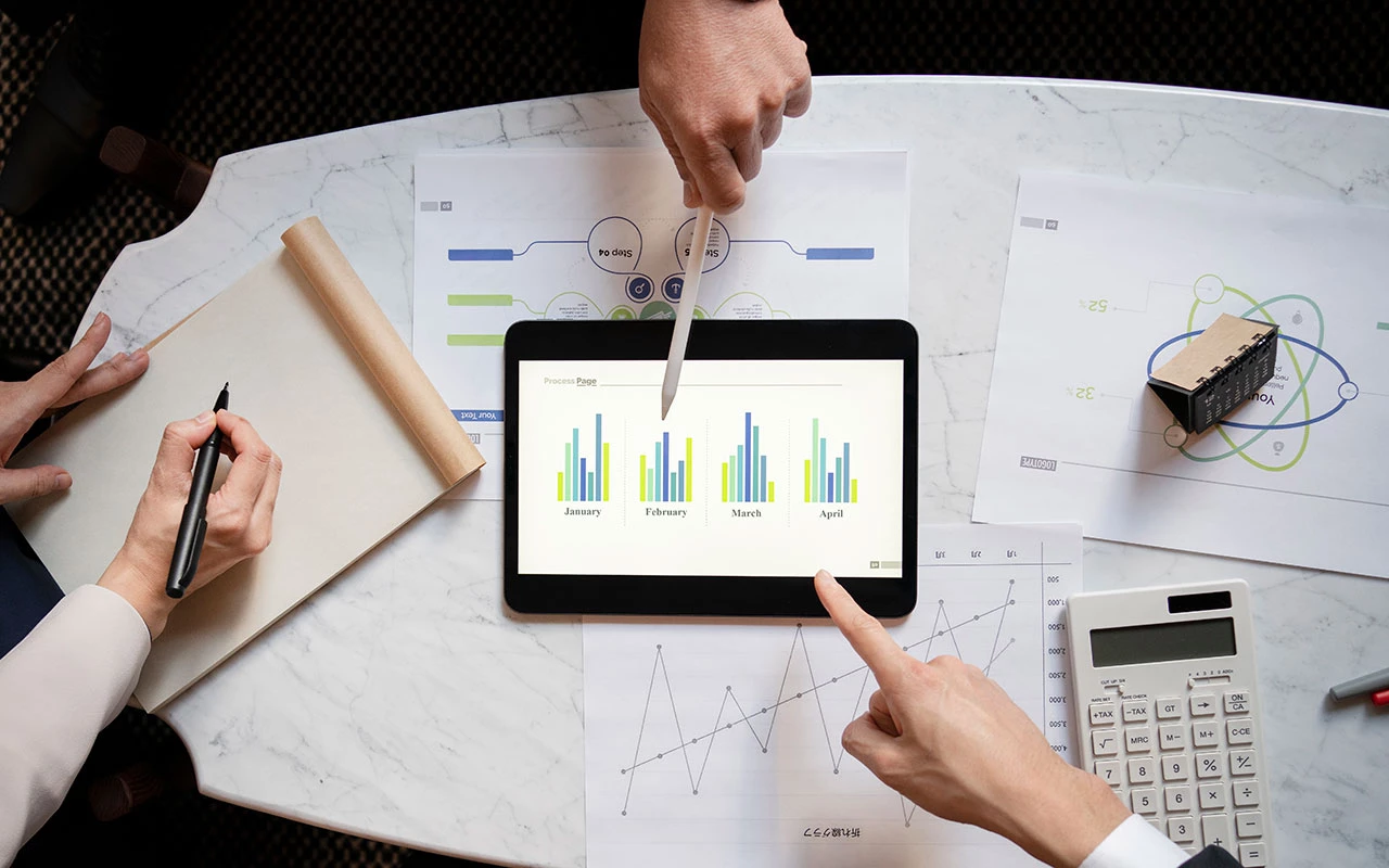 Сценарное моделирование позволяет увидеть диапазон возможных исходов и подготовиться к любому повороту событий на рынке